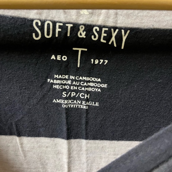 American Eagle Soft & Sexy shirt, size US S - Picture 3 of 4